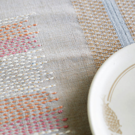 <span> Nodi </span> Table Runner